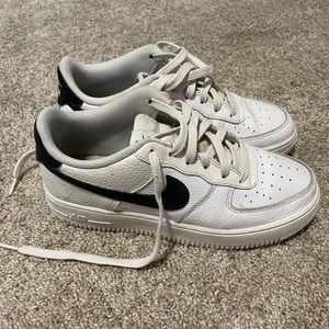 Boy’s Shoes 6 Youth Nike Black/White Air Force 1’s Low Top Shoes